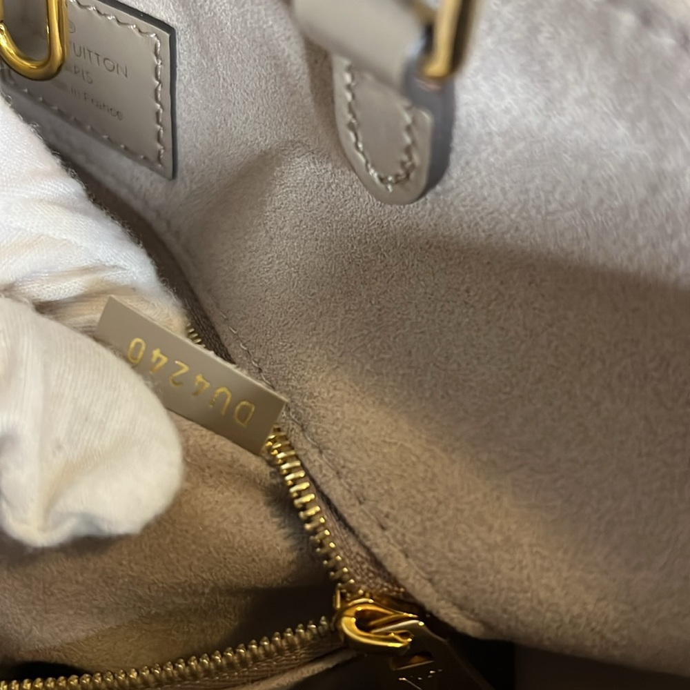 Louis Vuitton Gray Tote Bag with Monogram Design - Picture 12 of 13